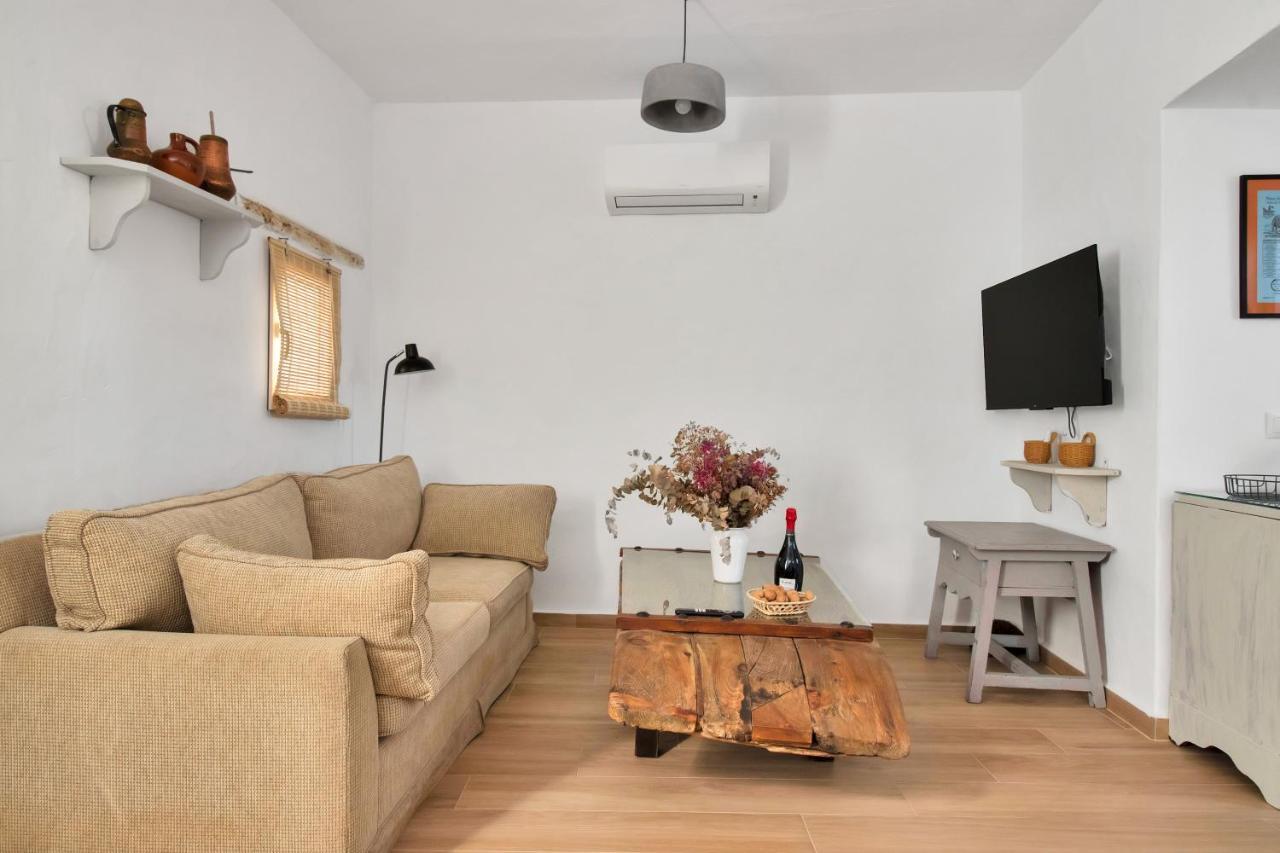 Chic Andalusian Oasis - A Serene And Charming Holiday home Ojen